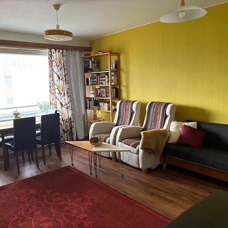 Kaunis Kaksio Korkeuksissa Apartamento